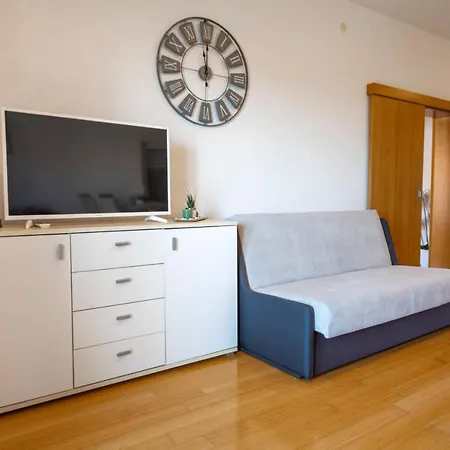 Ivana - Sea View With Garage *