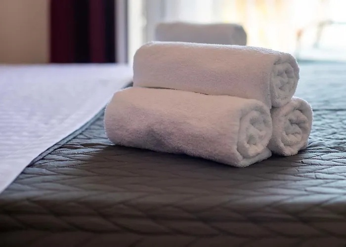 Ivana - Sea View With Garage شقة