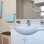 Apartment Ivana - Sea View With Garage Makarska