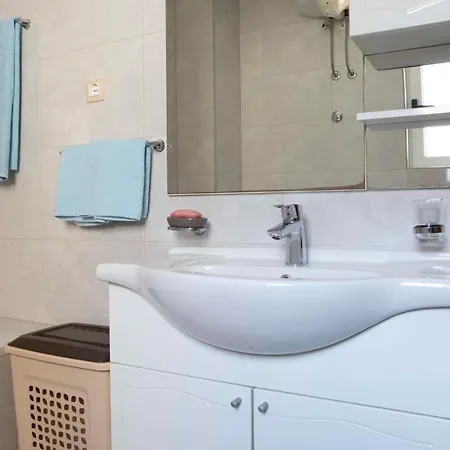 Apartamento Ivana - Sea View With Garage Makarska