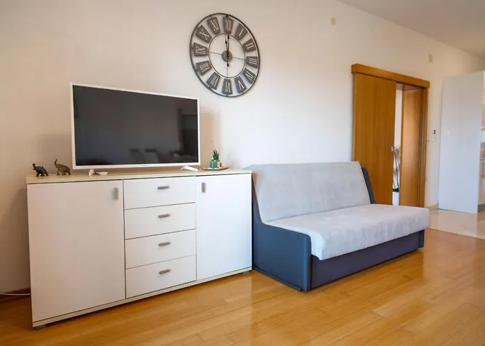 Ivana - Sea View With Garage *