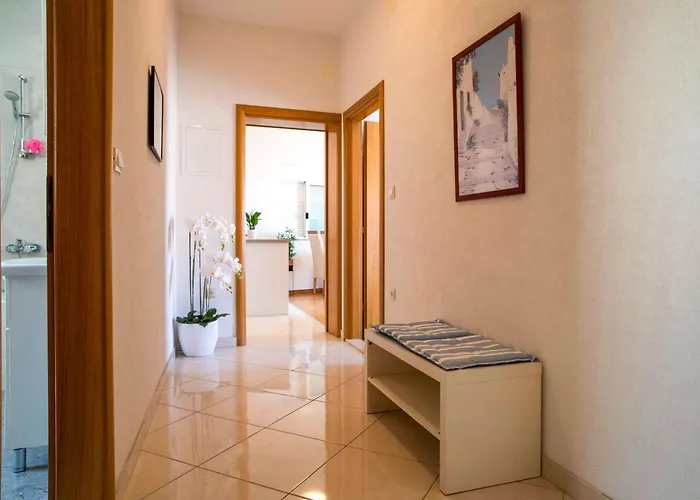 Ivana - Sea View With Garage *